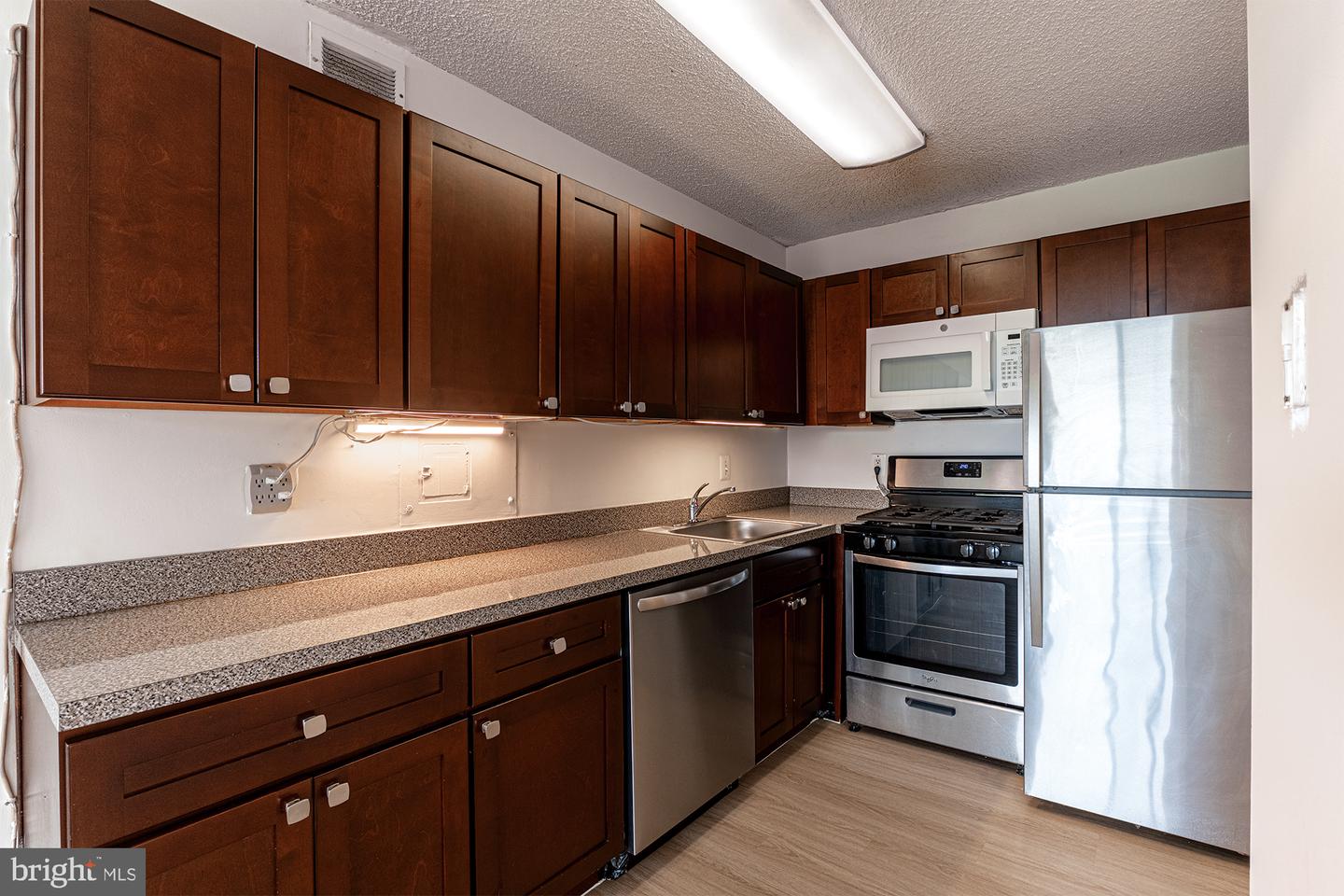 5225 Pooks Hill Rd #517s Property Photo 6