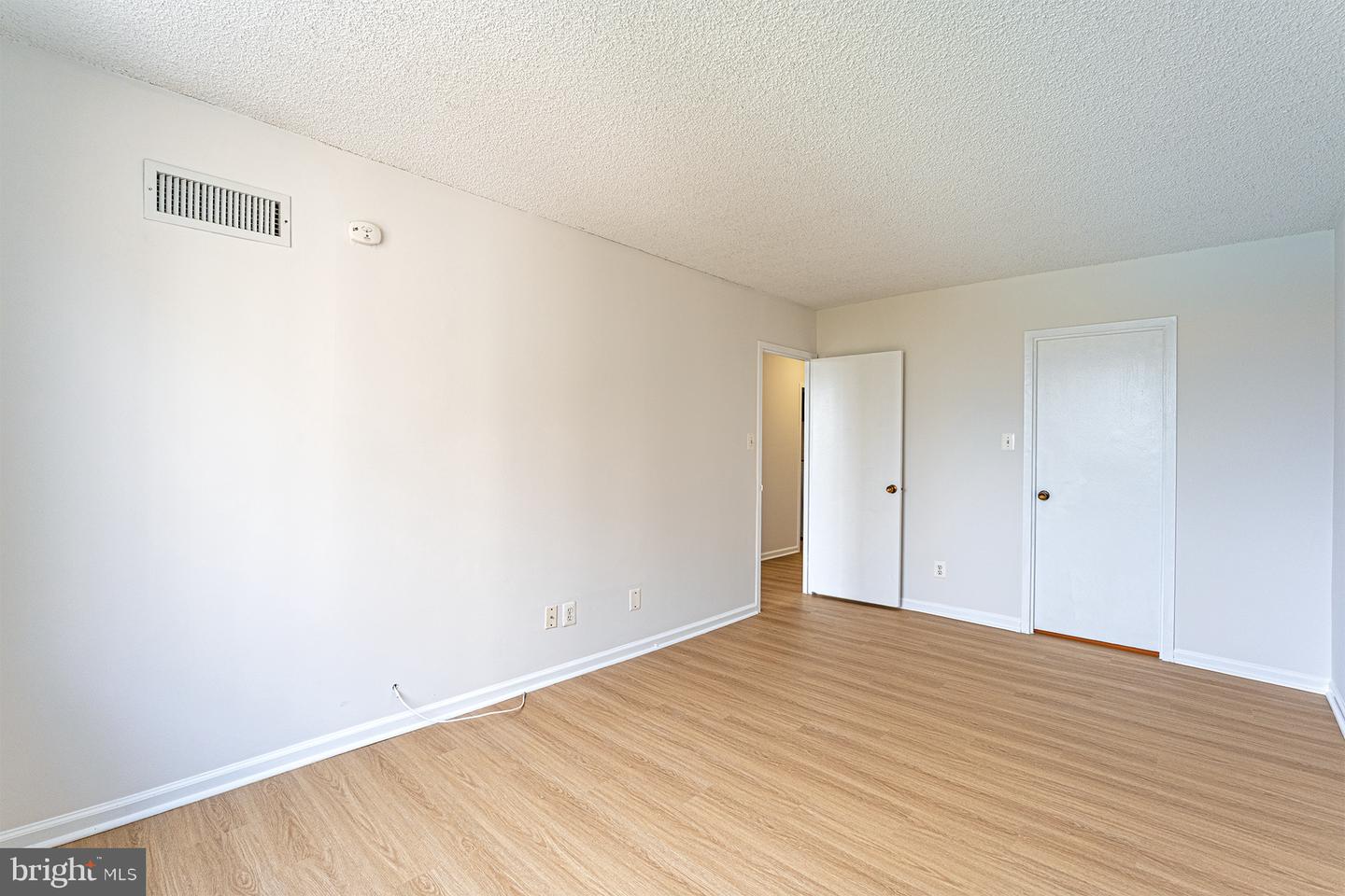 5225 Pooks Hill Rd #517s Property Photo 8