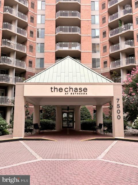7500 Woodmont Ave #s907 Property Photo 2