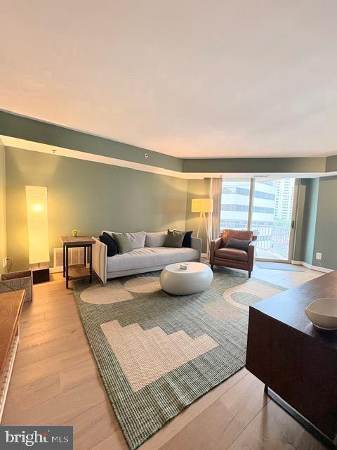 7500 Woodmont Ave #s907 Property Photo 4