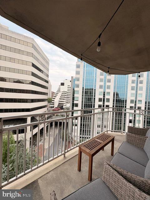 7500 Woodmont Ave #s907 Property Photo 15