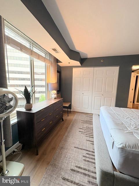 7500 Woodmont Ave #s907 Property Photo 24