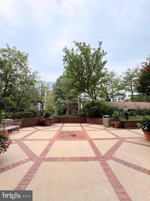 7500 Woodmont Ave #s907 Property Photo 31