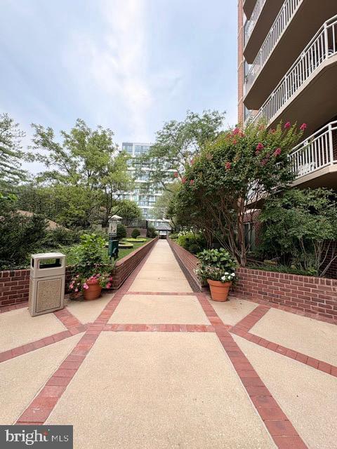 7500 Woodmont Ave #s907 Property Photo 33