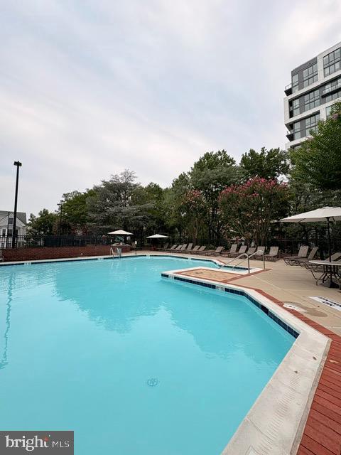 7500 Woodmont Ave #s907 Property Photo 35
