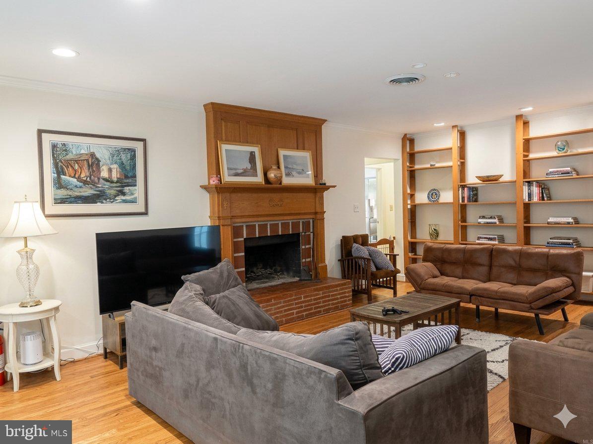 6304 Wiscasset Rd Property Photo 4