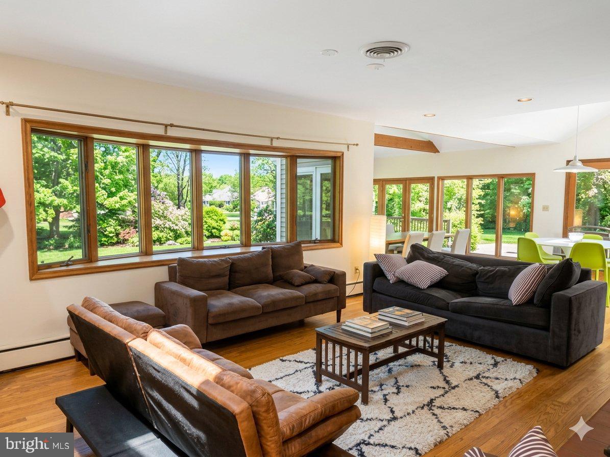 6304 Wiscasset Rd Property Photo 5