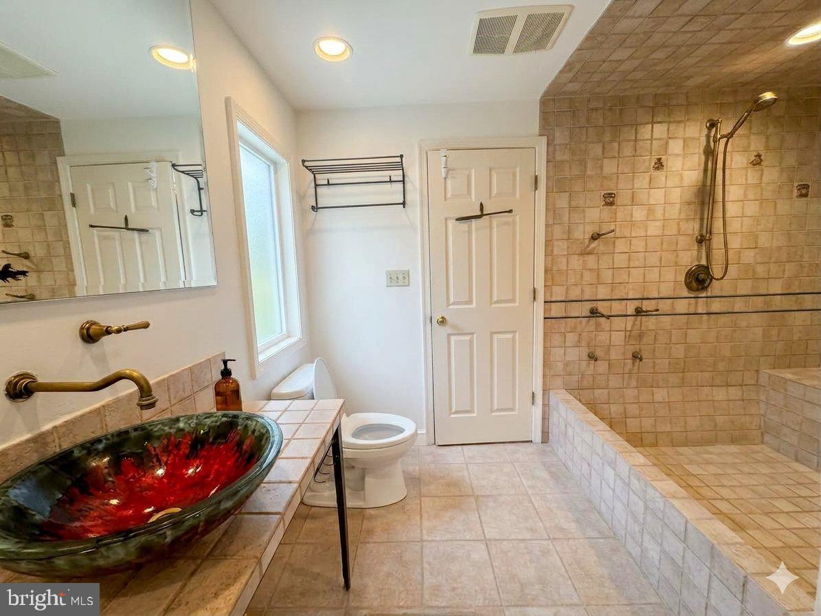 6304 Wiscasset Rd Property Photo 11