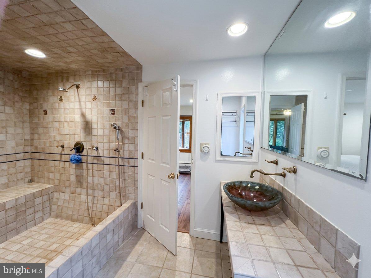 6304 Wiscasset Rd Property Photo 12
