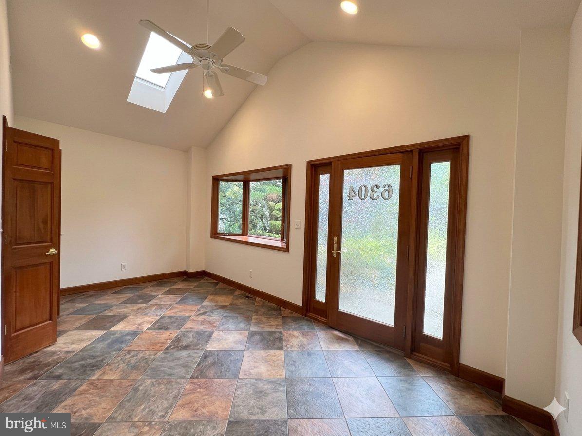 6304 Wiscasset Rd Property Photo 17
