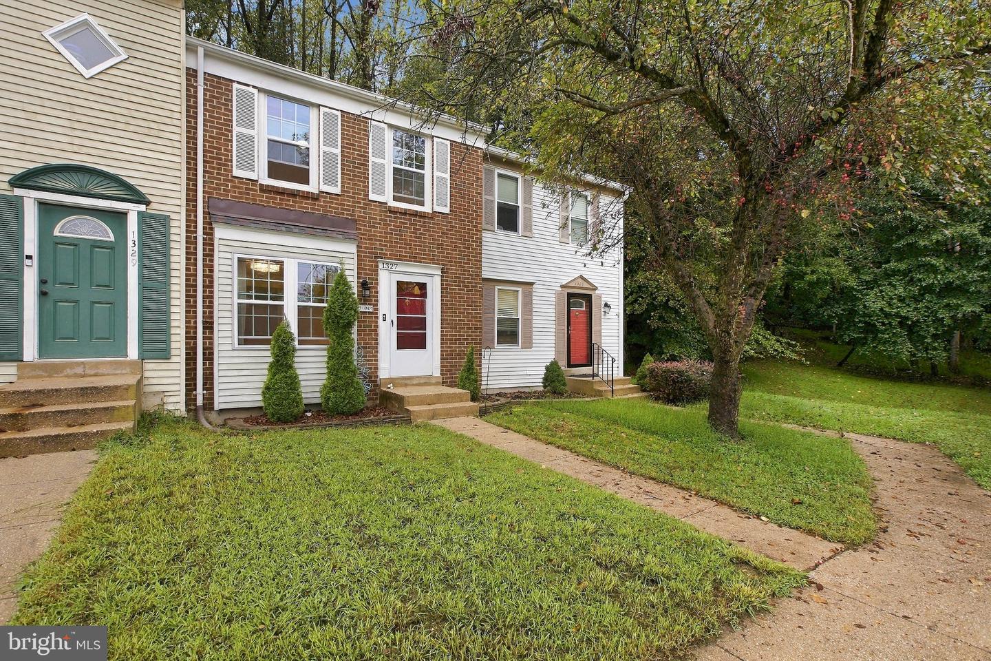 1327 ALDERTON LN Property Photo 1