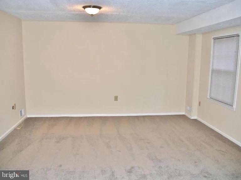 9 Midline Rd Property Photo 25