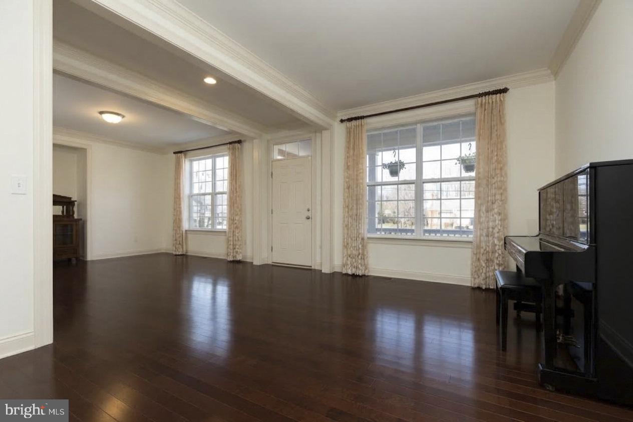215 N Van Buren St Property Photo 56