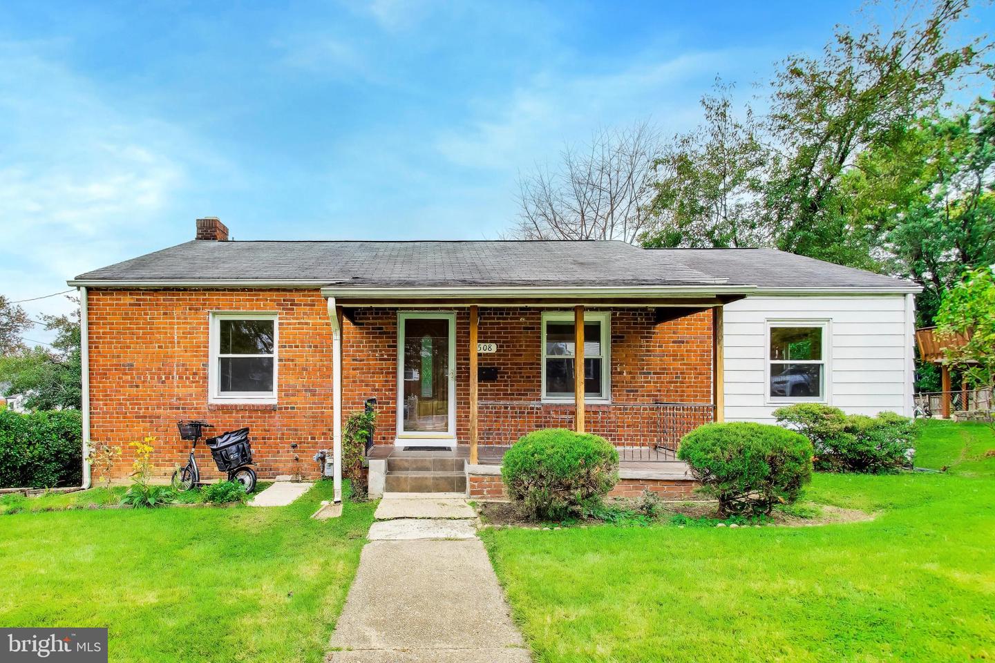 1508 Jasper St Property Photo 2