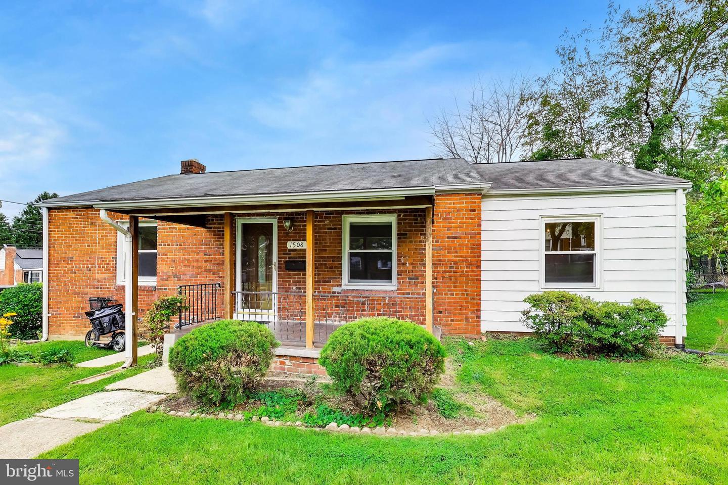 1508 Jasper St Property Photo 3