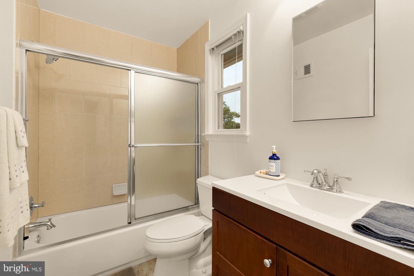 1024 Devere Dr Property Photo 23
