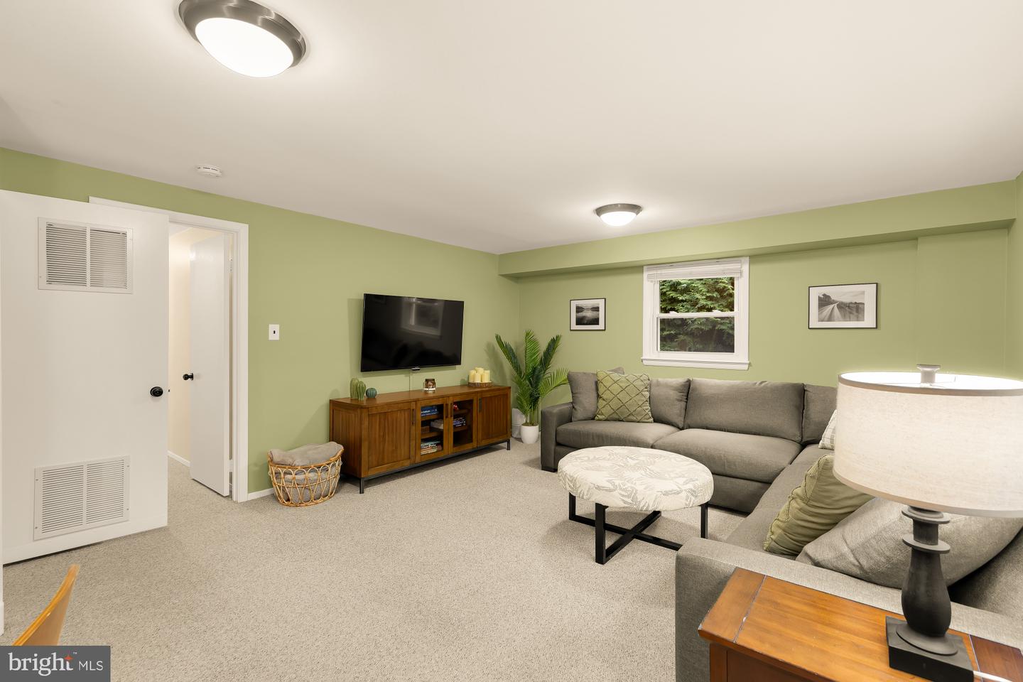 1024 Devere Dr Property Photo 24