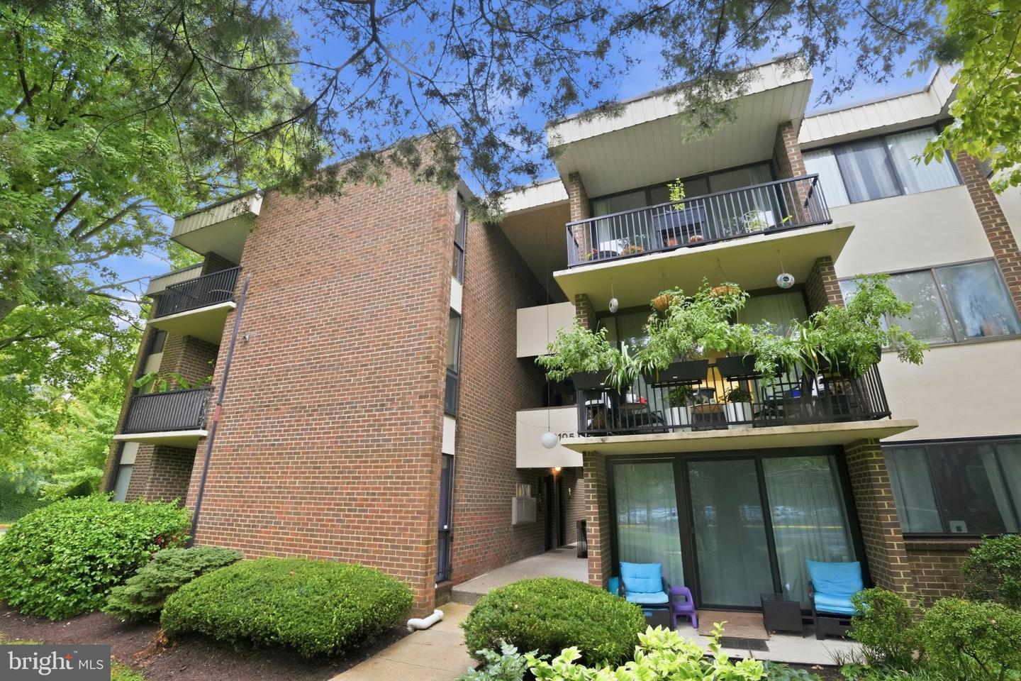 2105 WALSH VIEW TER #15-301 Property Photo 1