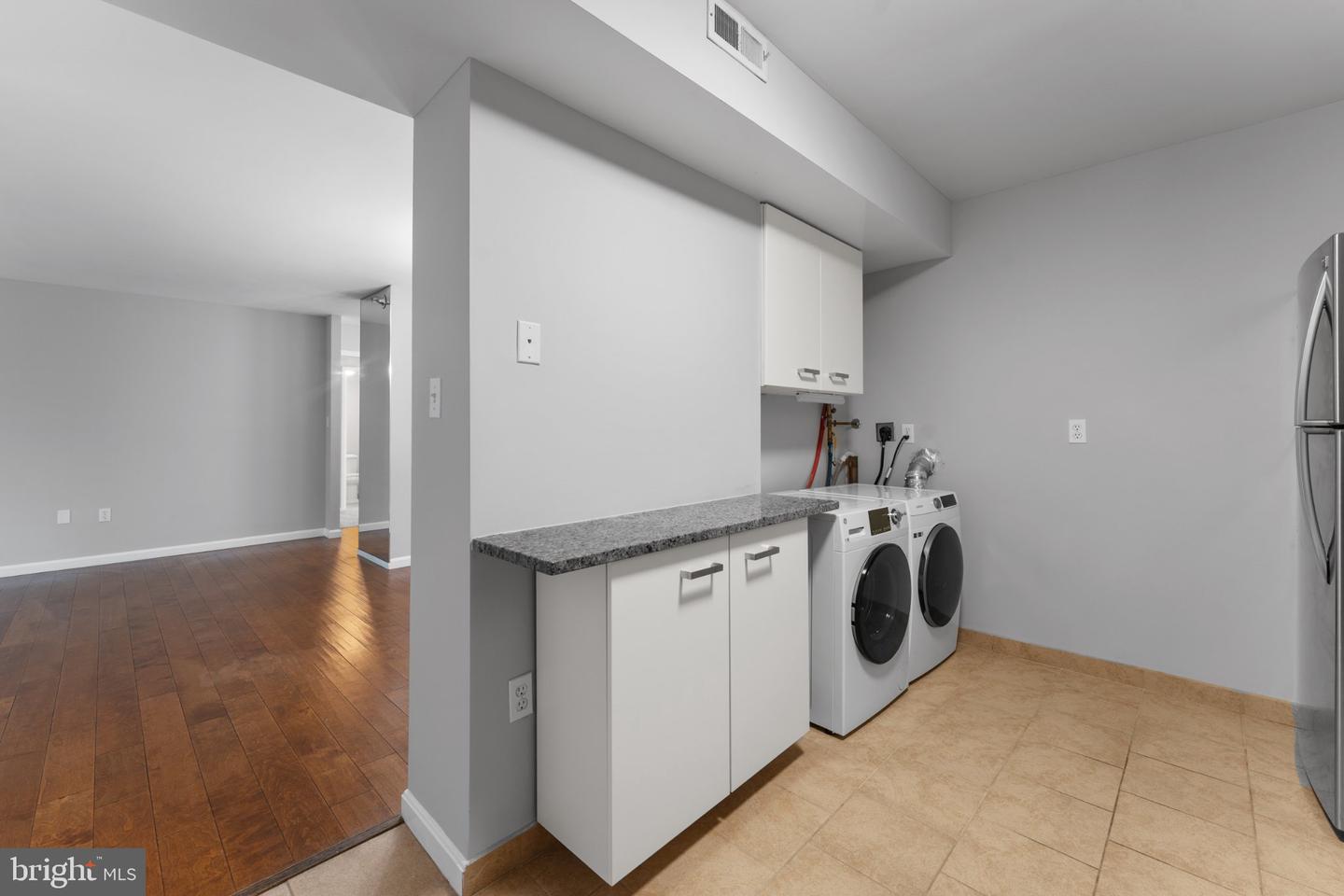 15101 Interlachen Dr #1-401 Property Photo 11
