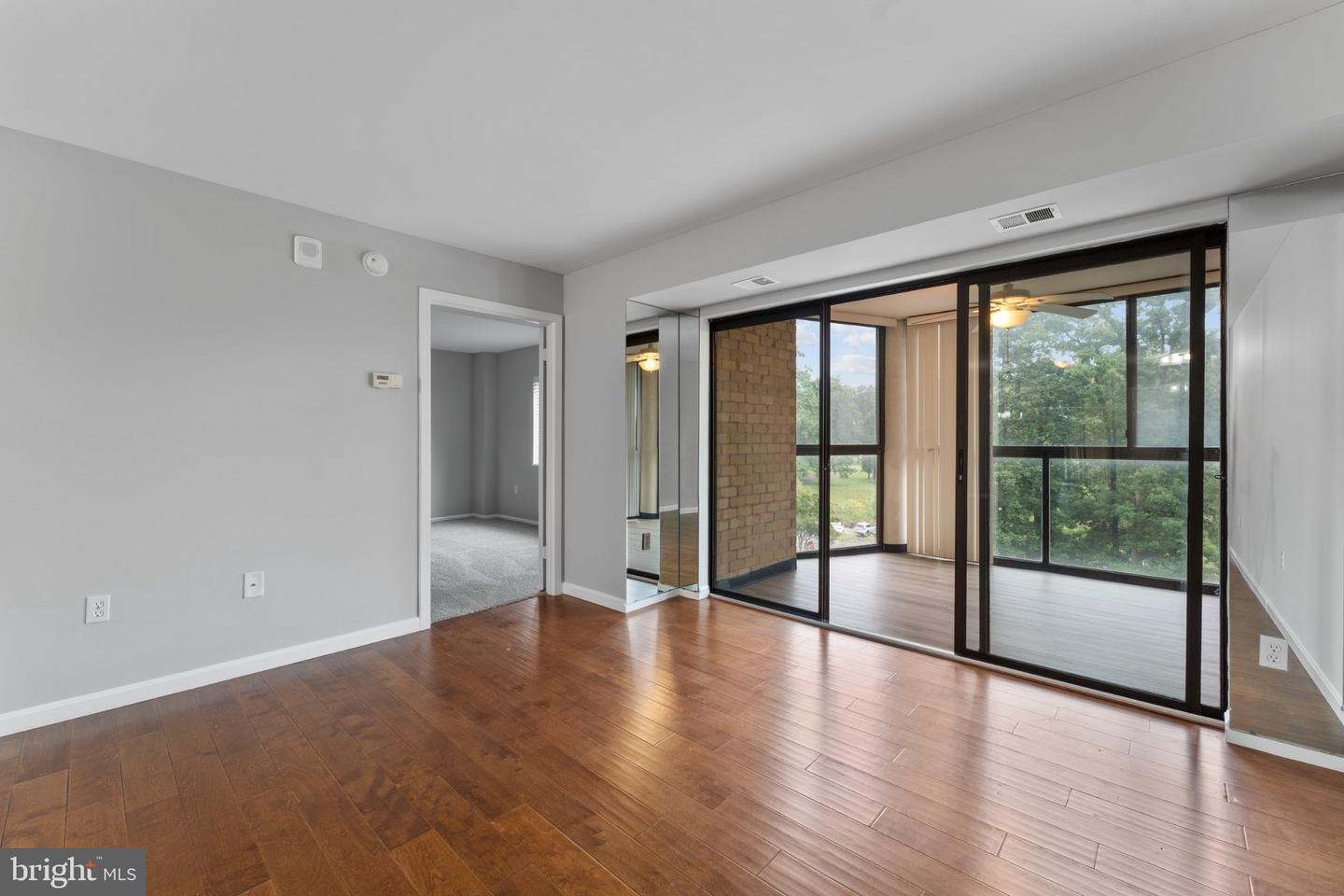 15101 Interlachen Dr #1-401 Property Photo 13