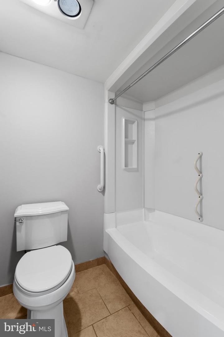 15101 Interlachen Dr #1-401 Property Photo 22