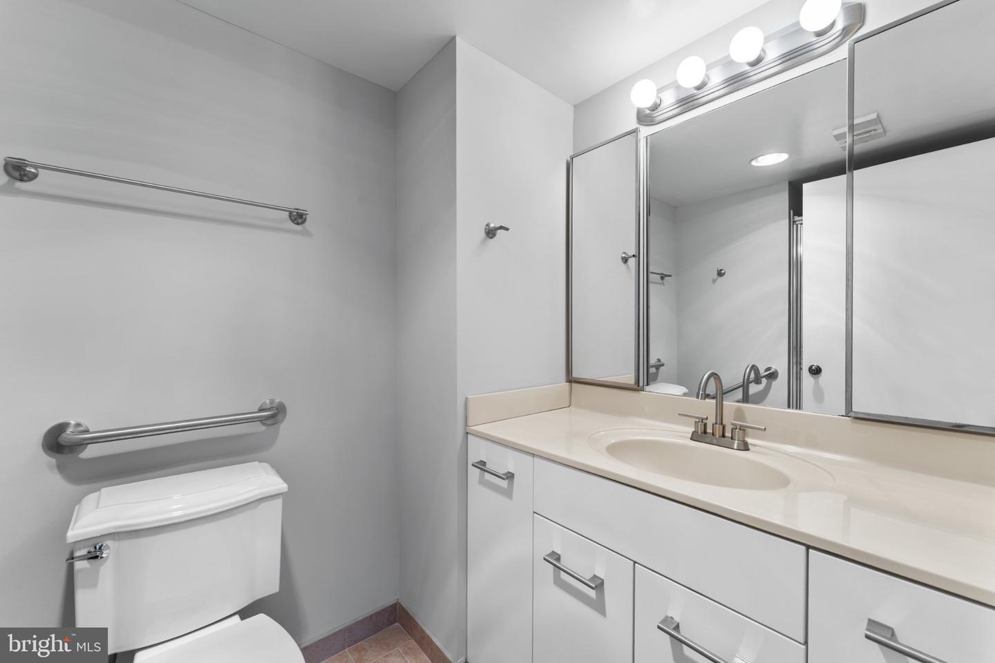 15101 Interlachen Dr #1-401 Property Photo 26