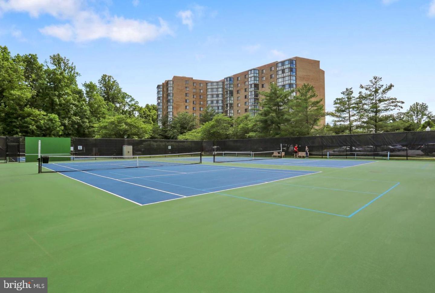 15101 Interlachen Dr #1-401 Property Photo 34