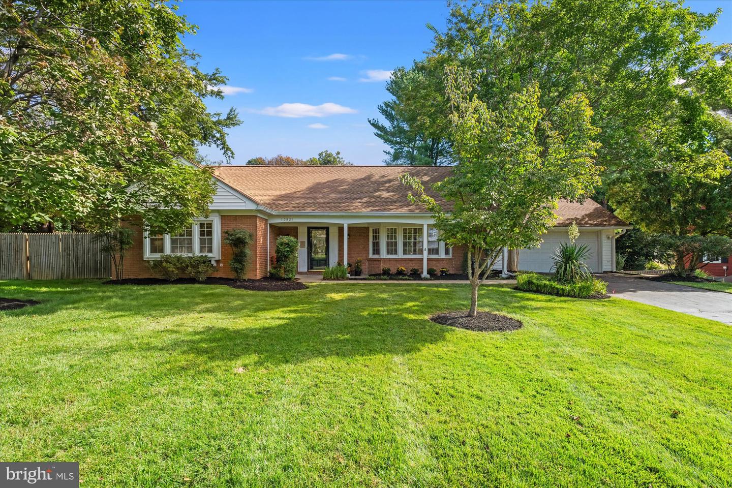 13821 Bethpage Ln Property Photo 1