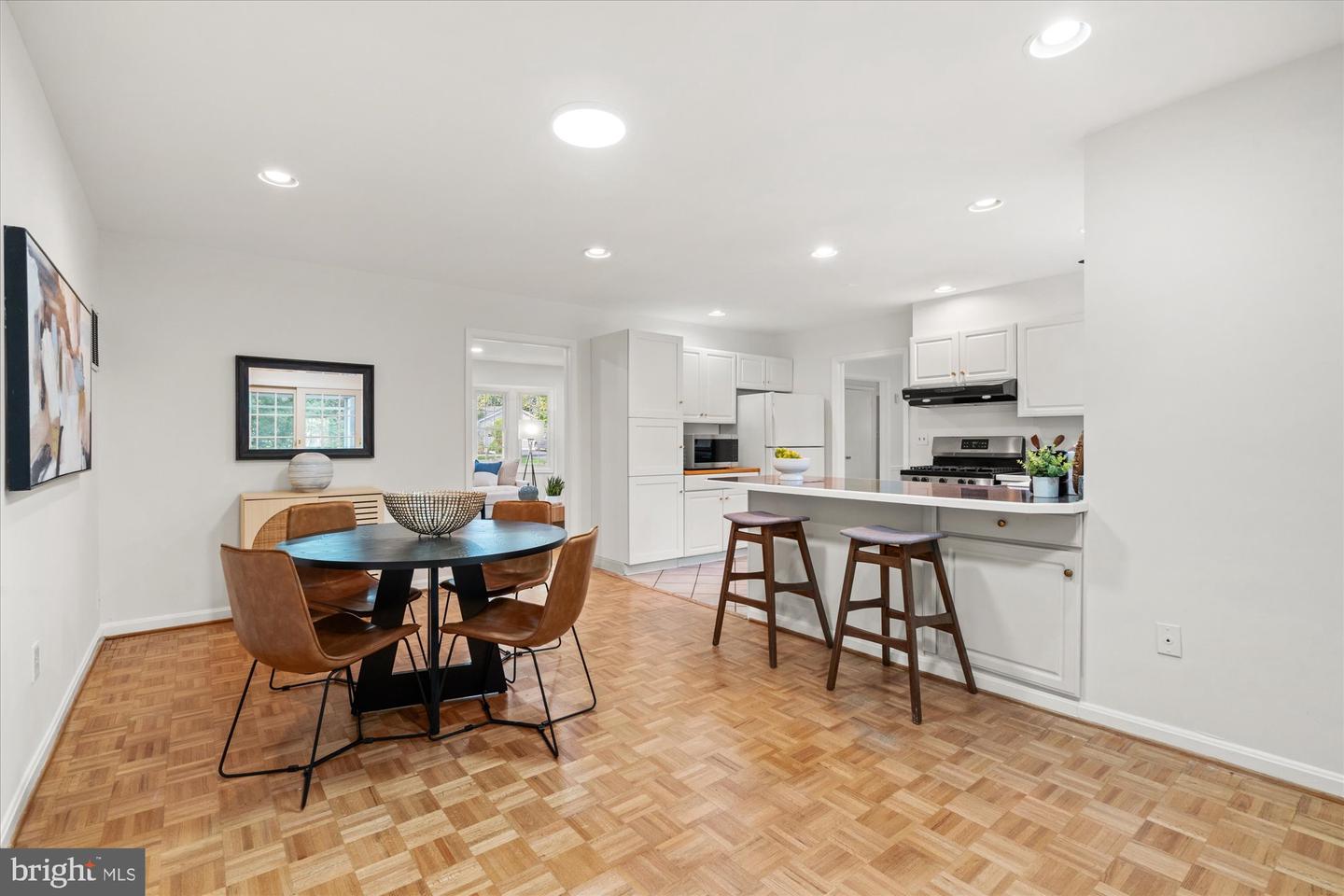 13821 Bethpage Ln Property Photo 10