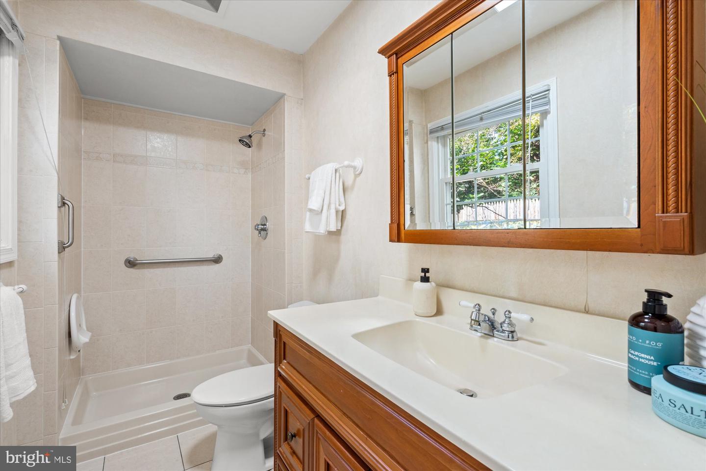 13821 Bethpage Ln Property Photo 17