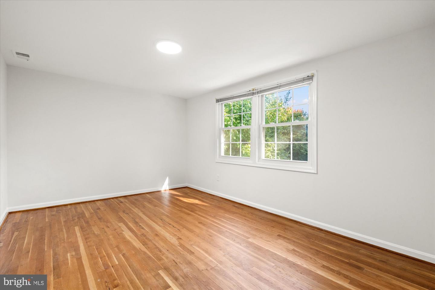 13821 Bethpage Ln Property Photo 21