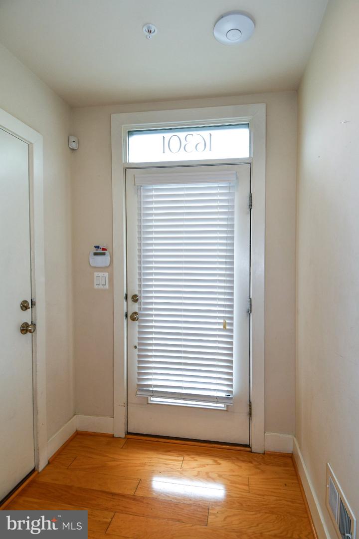 16301 Columbus Ave Property Photo 3