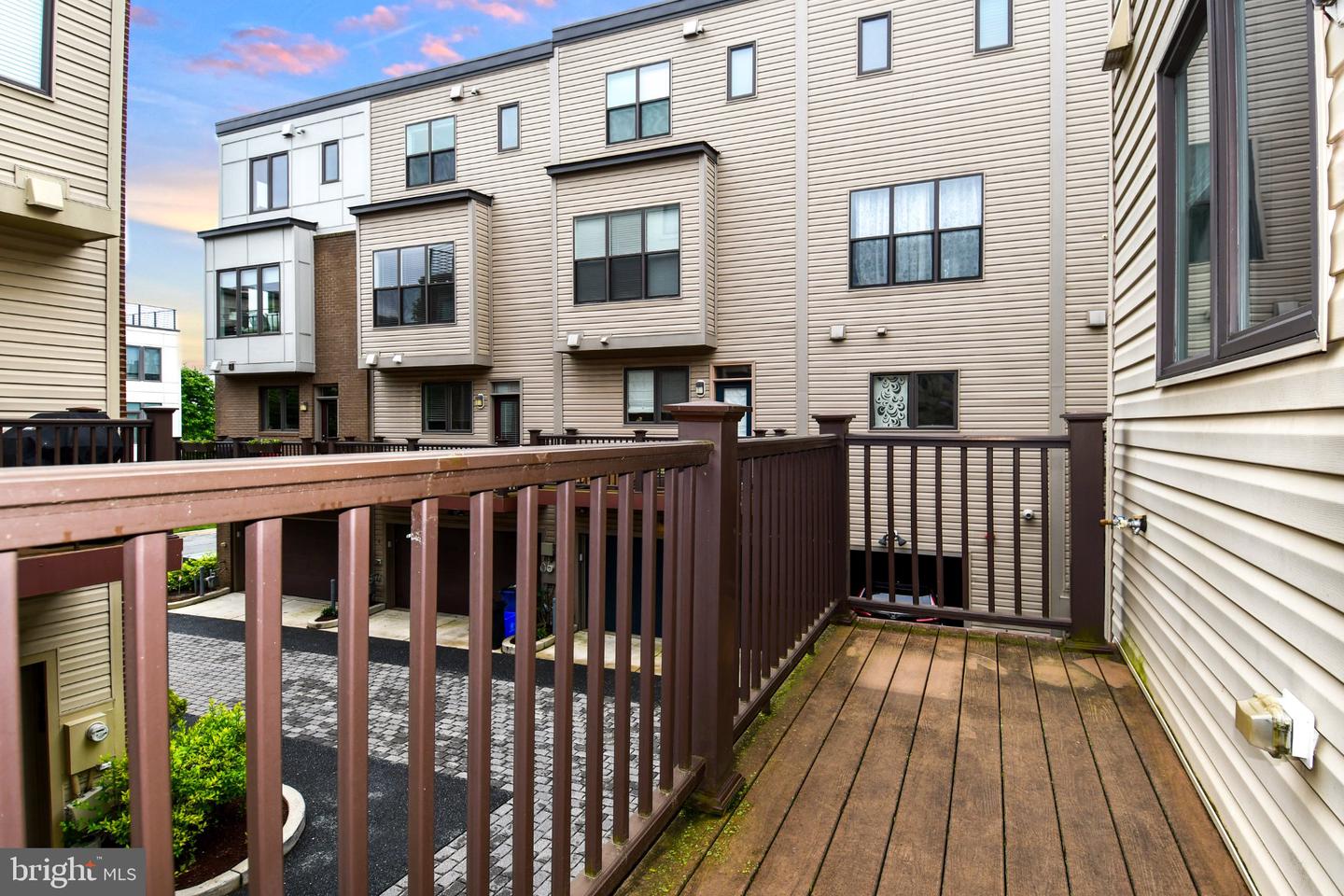 16301 Columbus Ave Property Photo 15