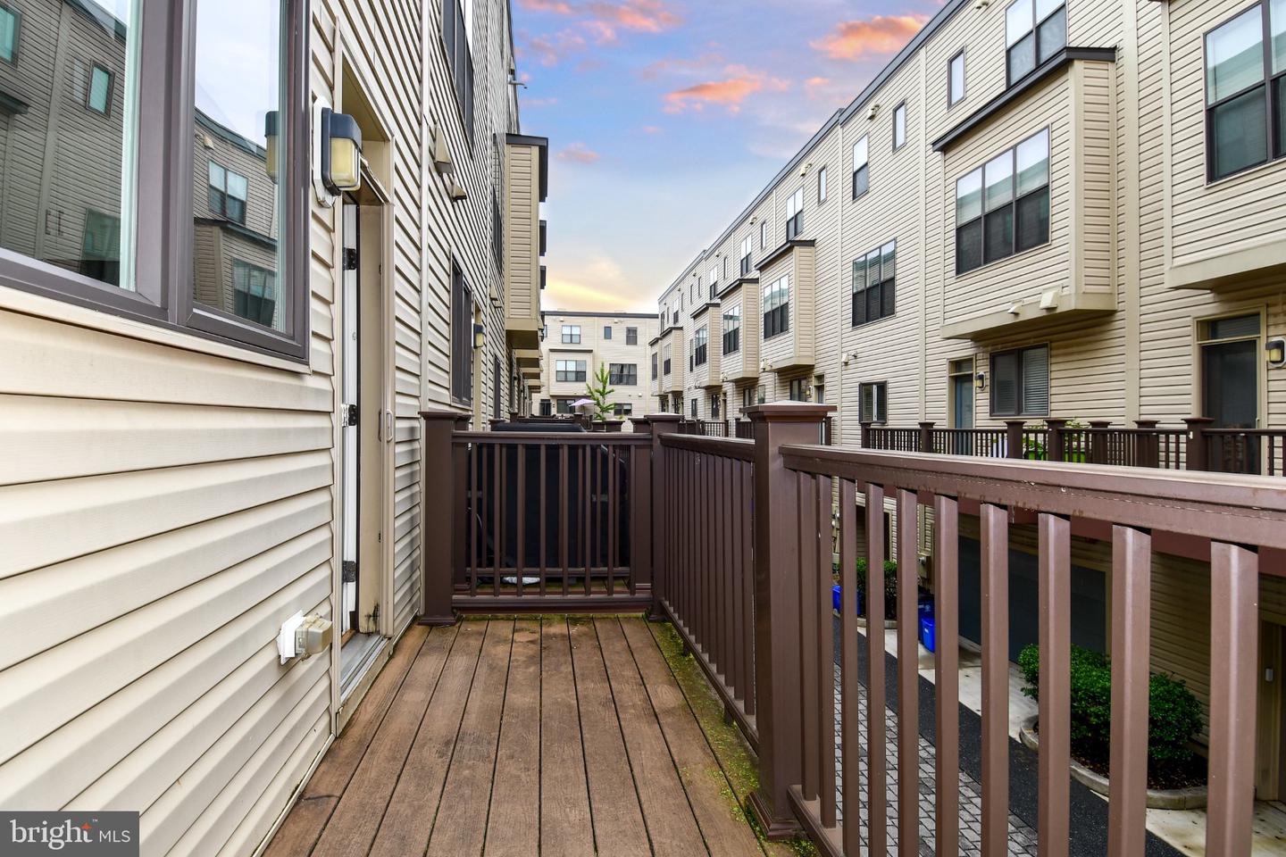 16301 Columbus Ave Property Photo 16