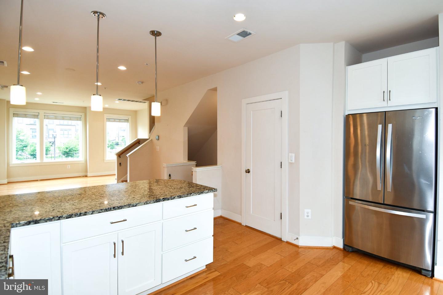 16301 Columbus Ave Property Photo 18