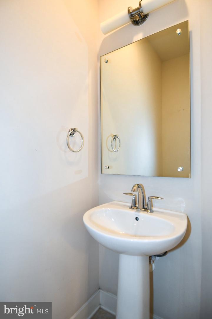 16301 Columbus Ave Property Photo 19