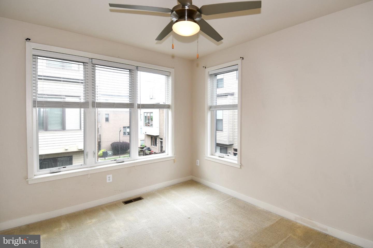 16301 Columbus Ave Property Photo 20