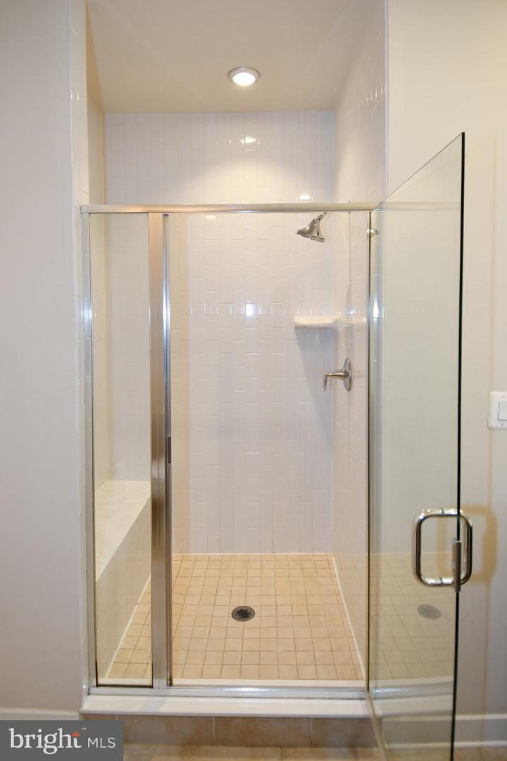 16301 Columbus Ave Property Photo 24