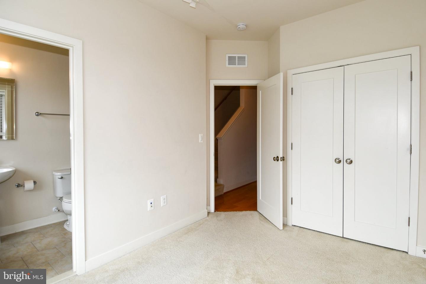 16301 Columbus Ave Property Photo 27