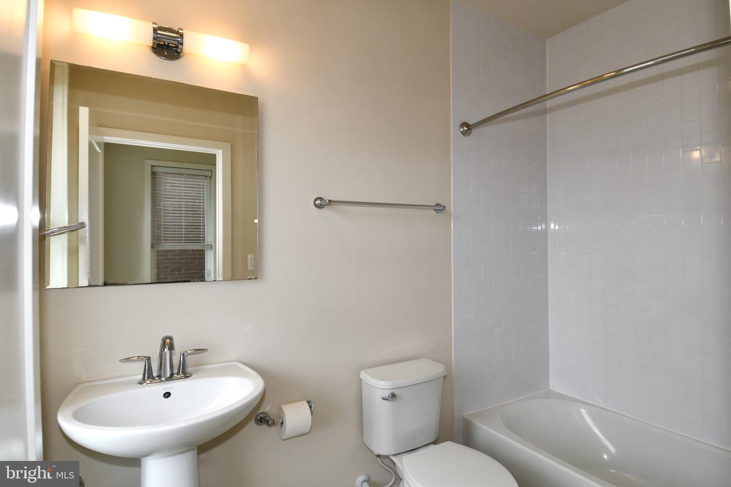 16301 Columbus Ave Property Photo 28