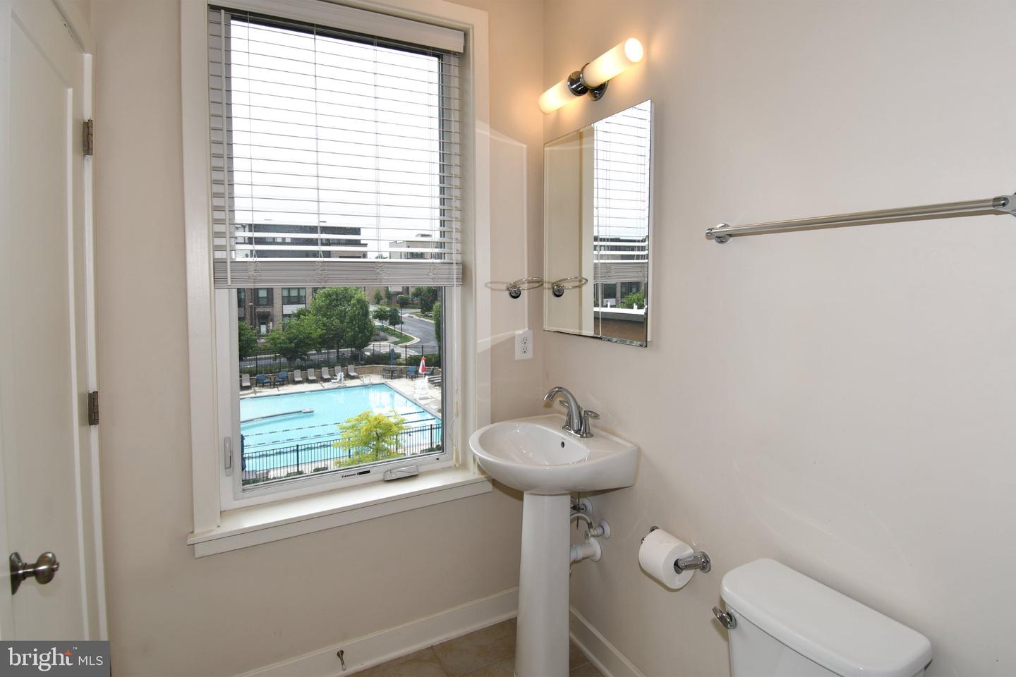16301 Columbus Ave Property Photo 29
