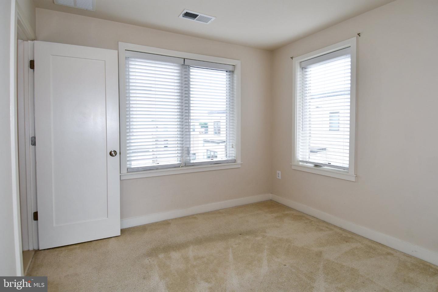 16301 Columbus Ave Property Photo 35