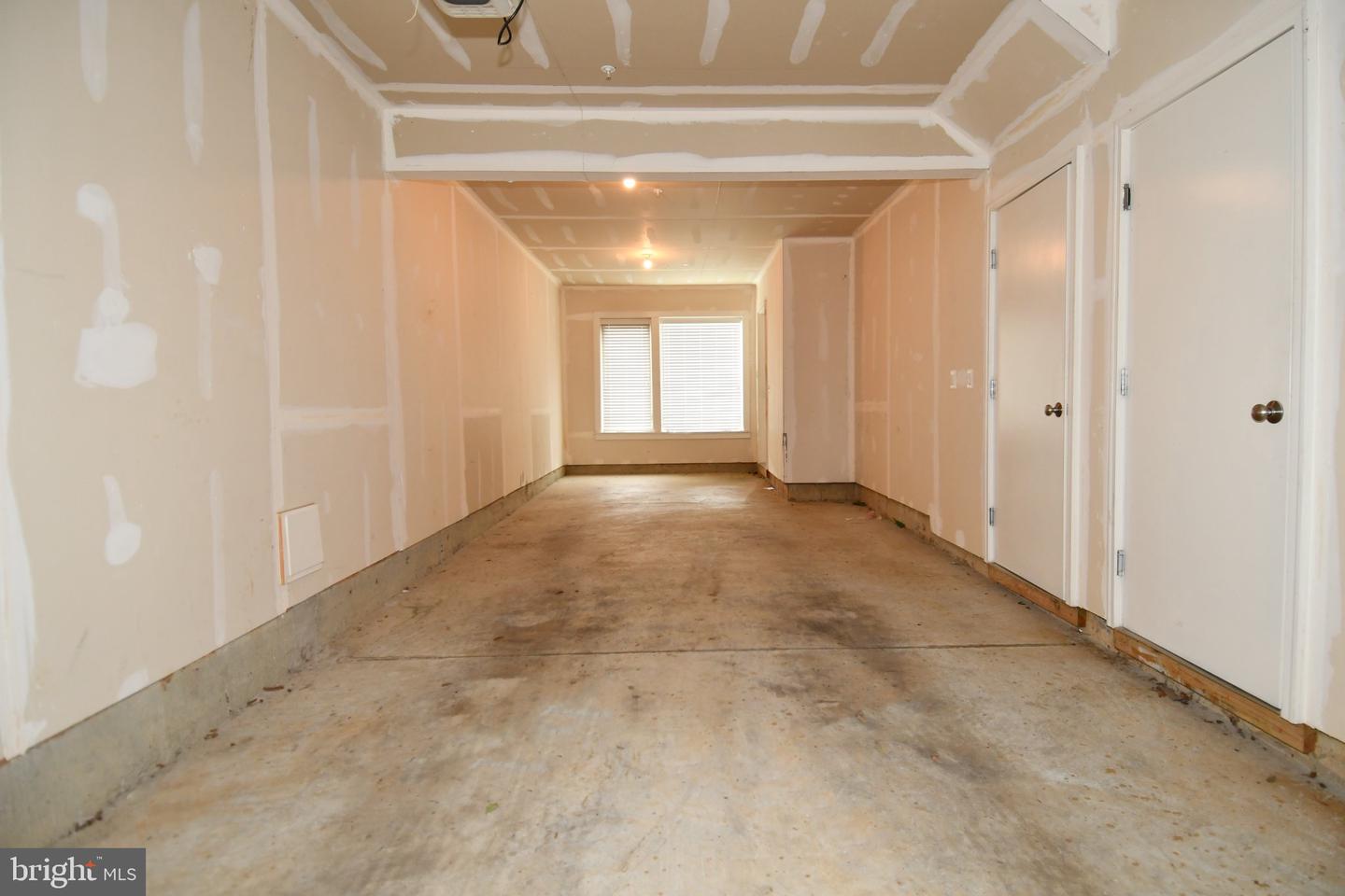 16301 Columbus Ave Property Photo 40