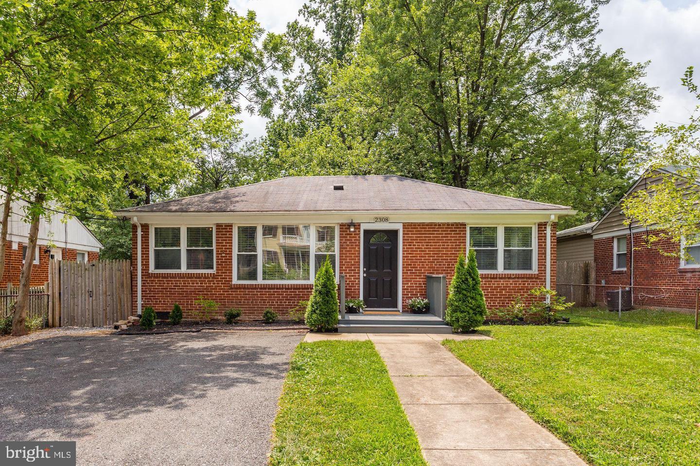 2308 LINDEN LN Property Photo 1