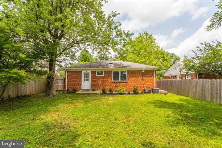 2308 Linden Ln Property Photo 4