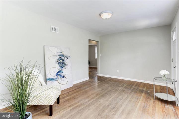 2308 Linden Ln Property Photo 8