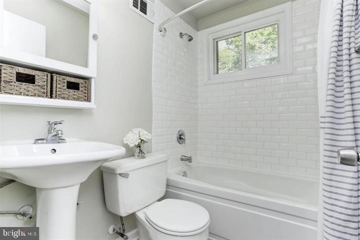 2308 Linden Ln Property Photo 17