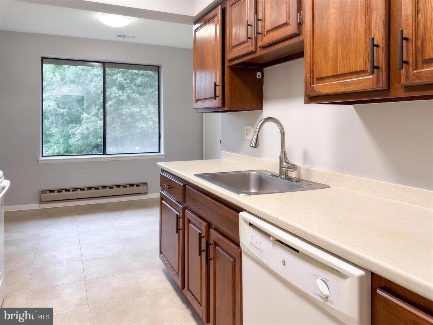 15301 Pine Orchard Dr #86-3j Property Photo 10
