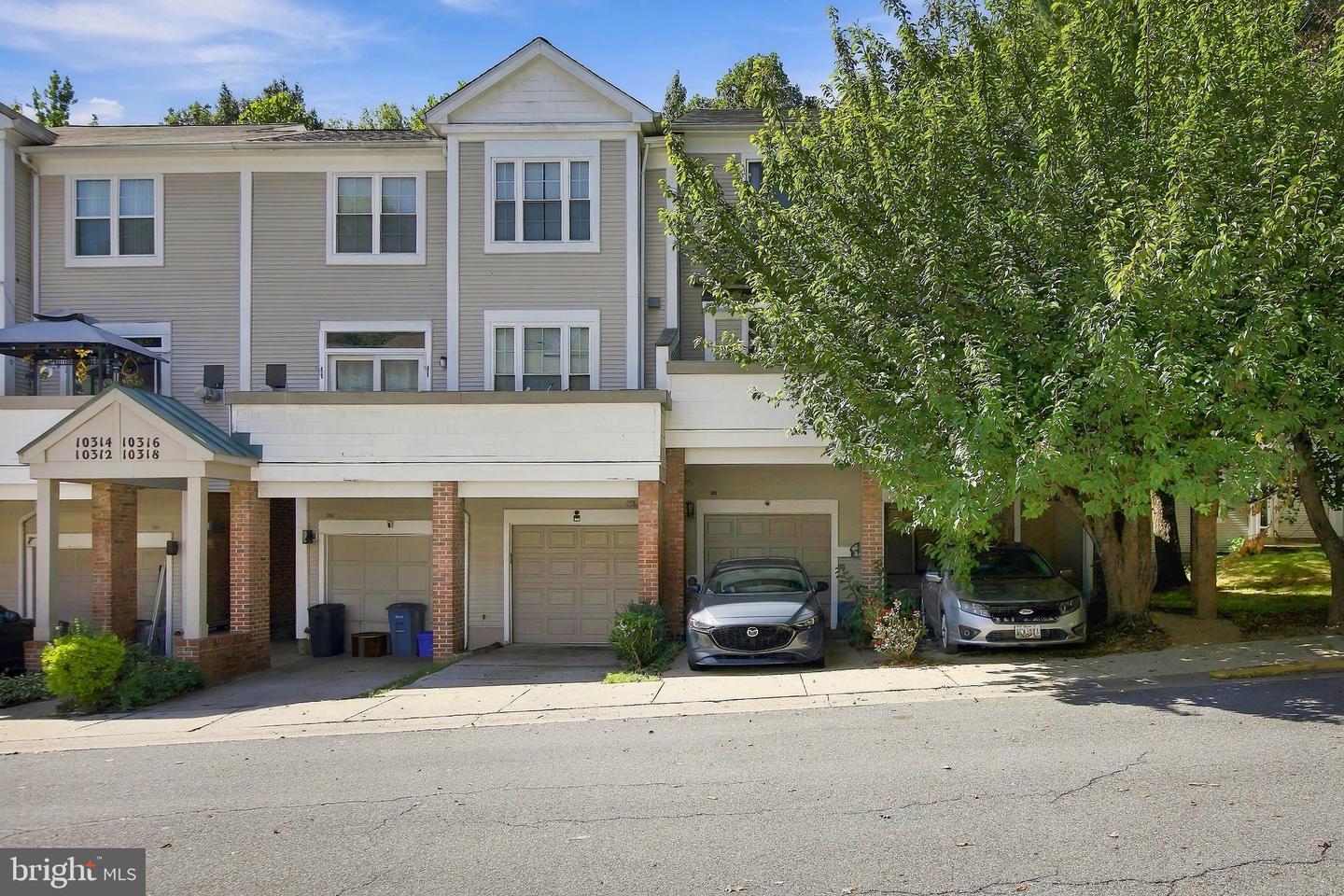10320 ROYAL WOODS CT Property Photo 1