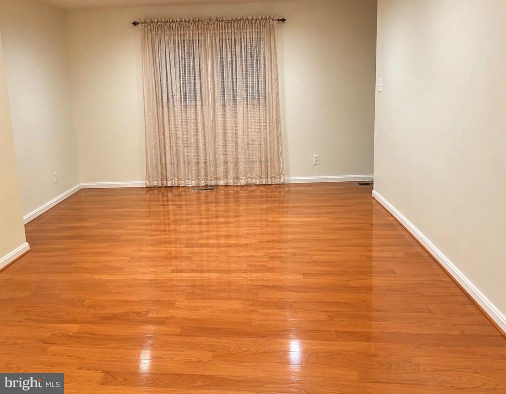 2734 Ashmont Ter Property Photo 3